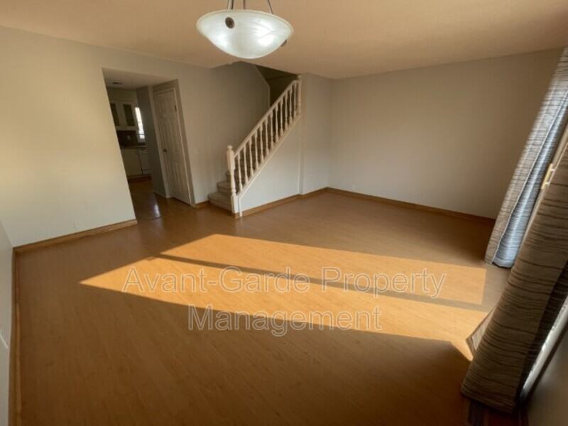 18144 93 Ave Nw - Photo 4 of 22