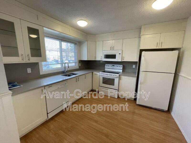 18144 93 Ave Nw - Photo 5 of 22