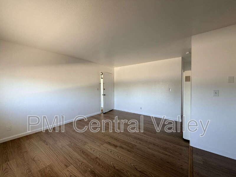 111 N Walnut Ave #10 - Photo 3 of 13