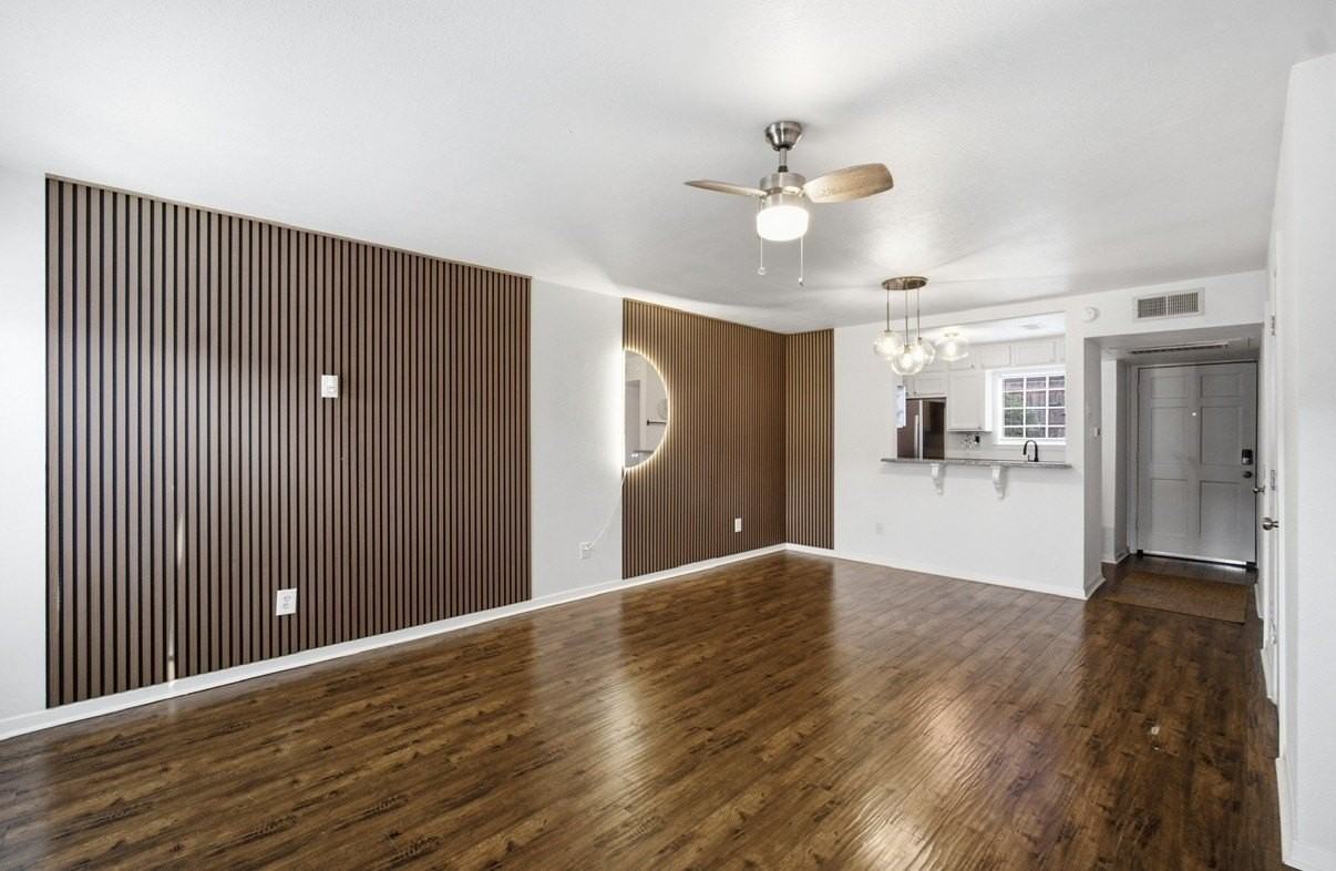 2727 Reagan St #D - Photo 6 of 33
