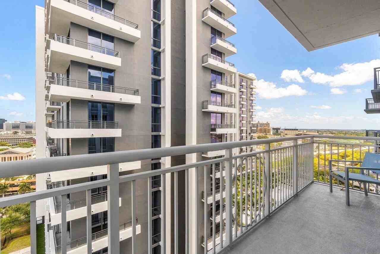 300 South Australian Avenue - Photo 7 of 8