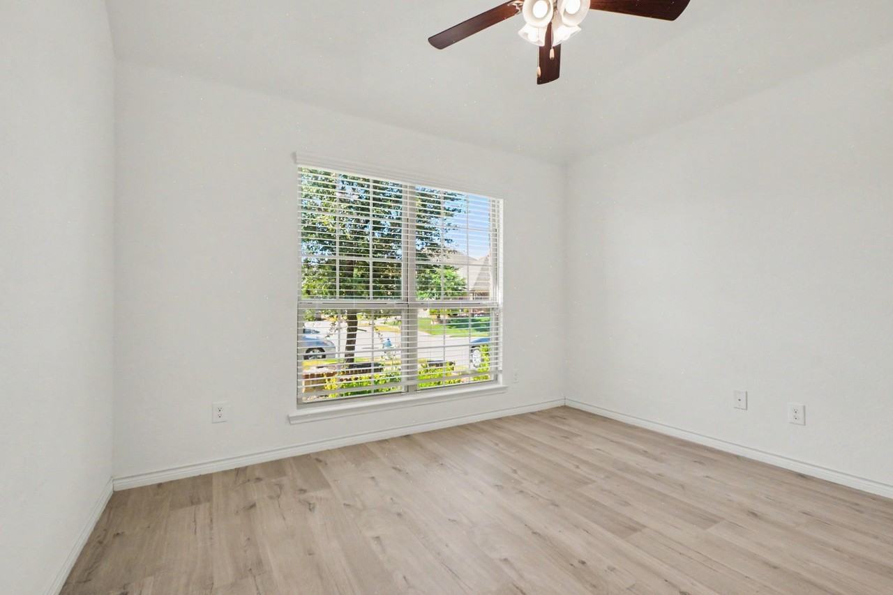 10020 Levelland Pl - Photo 5 of 32