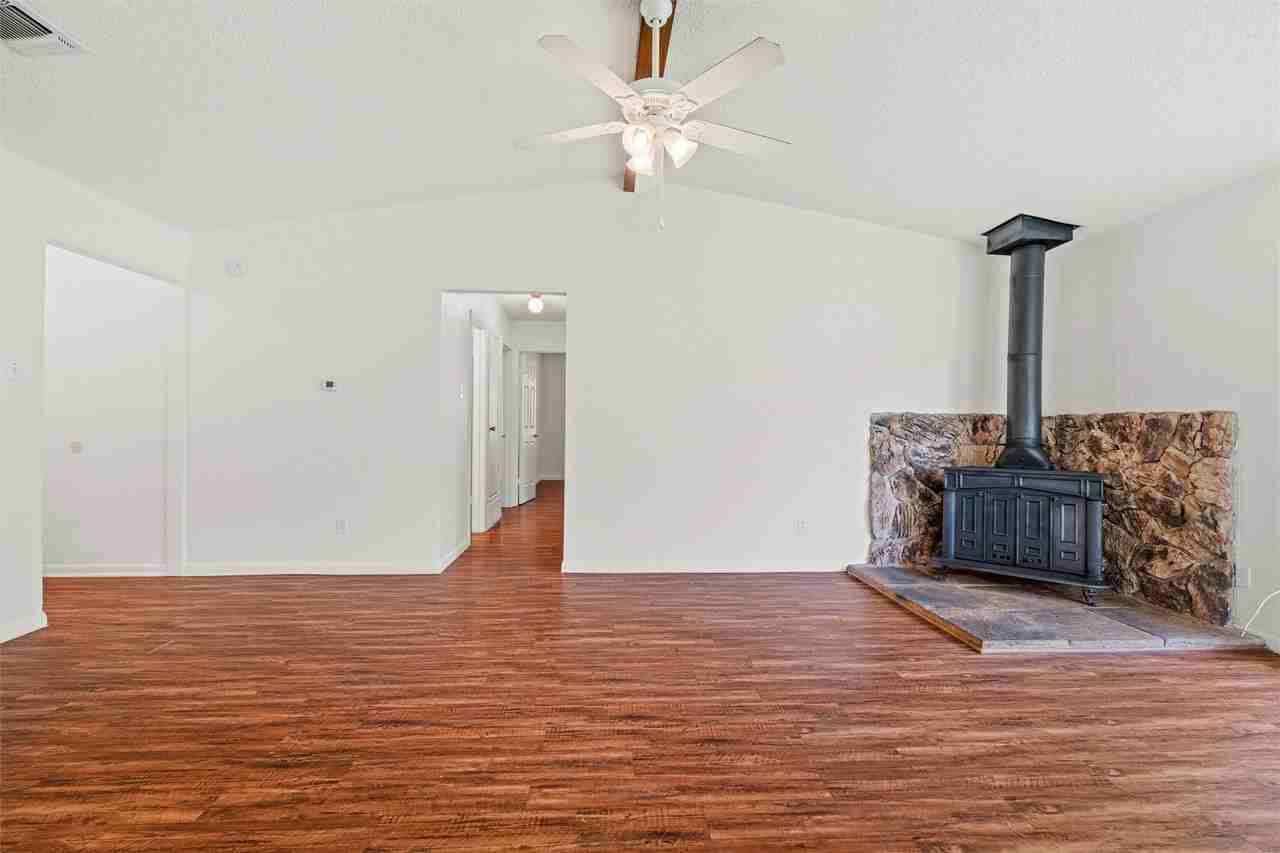 236 E Cunningham Ave - Photo 4 of 15