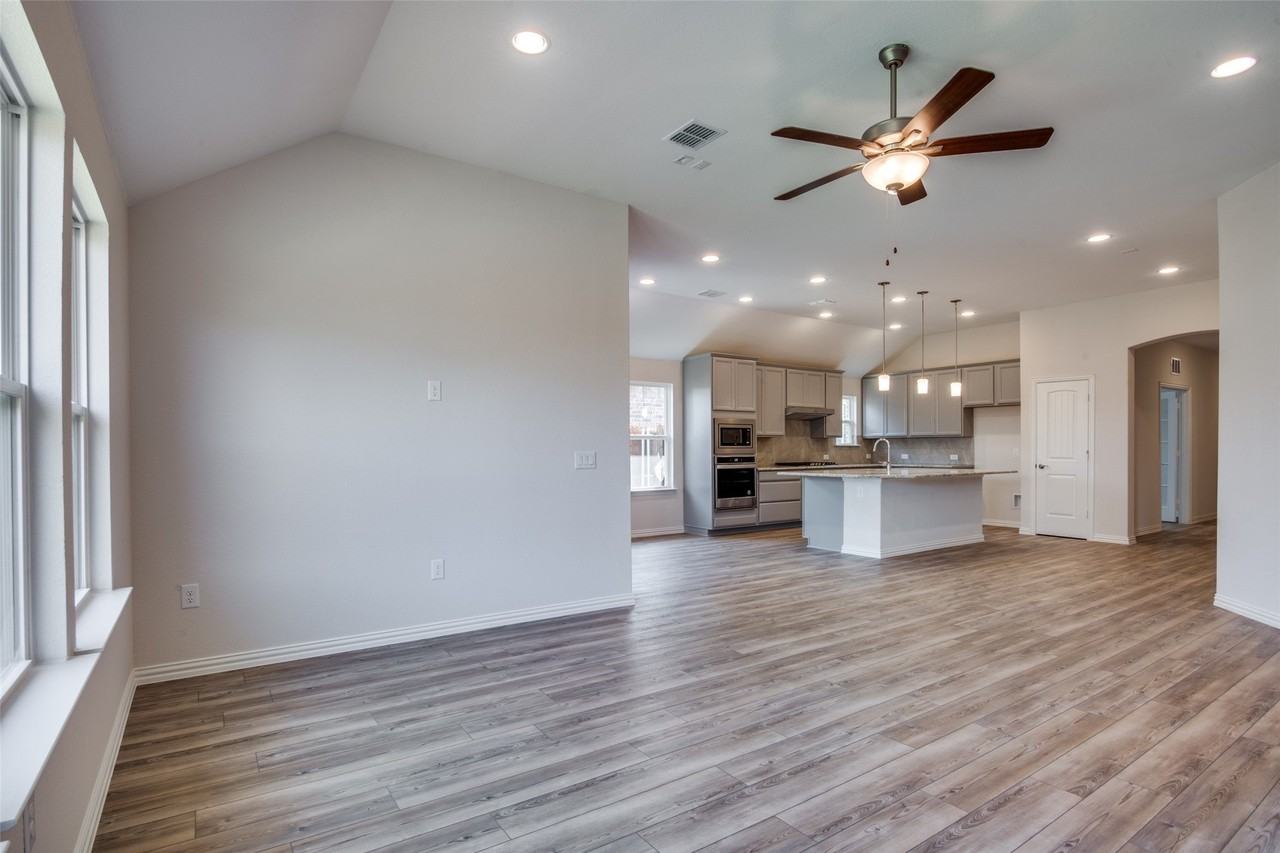 3108 Moldboard Dr - Photo 3 of 31