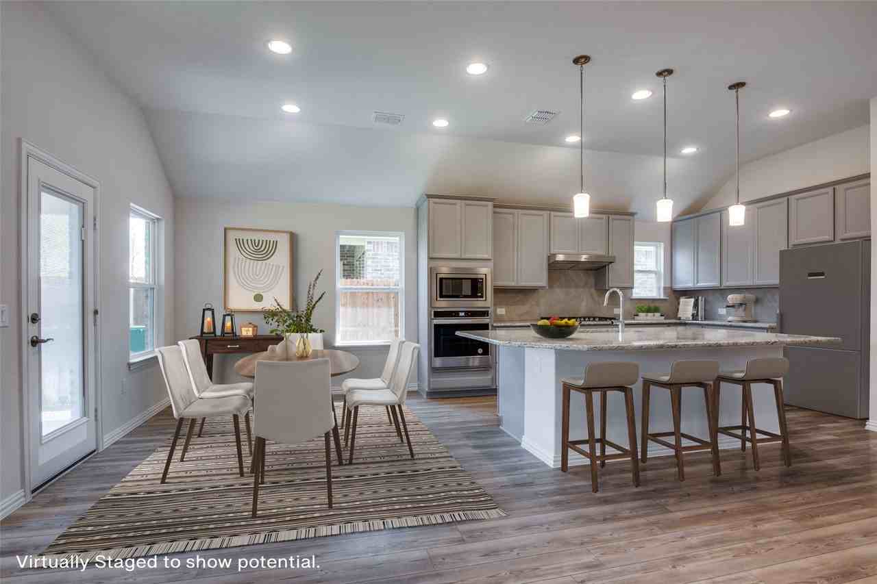 3108 Moldboard Dr - Photo 4 of 31