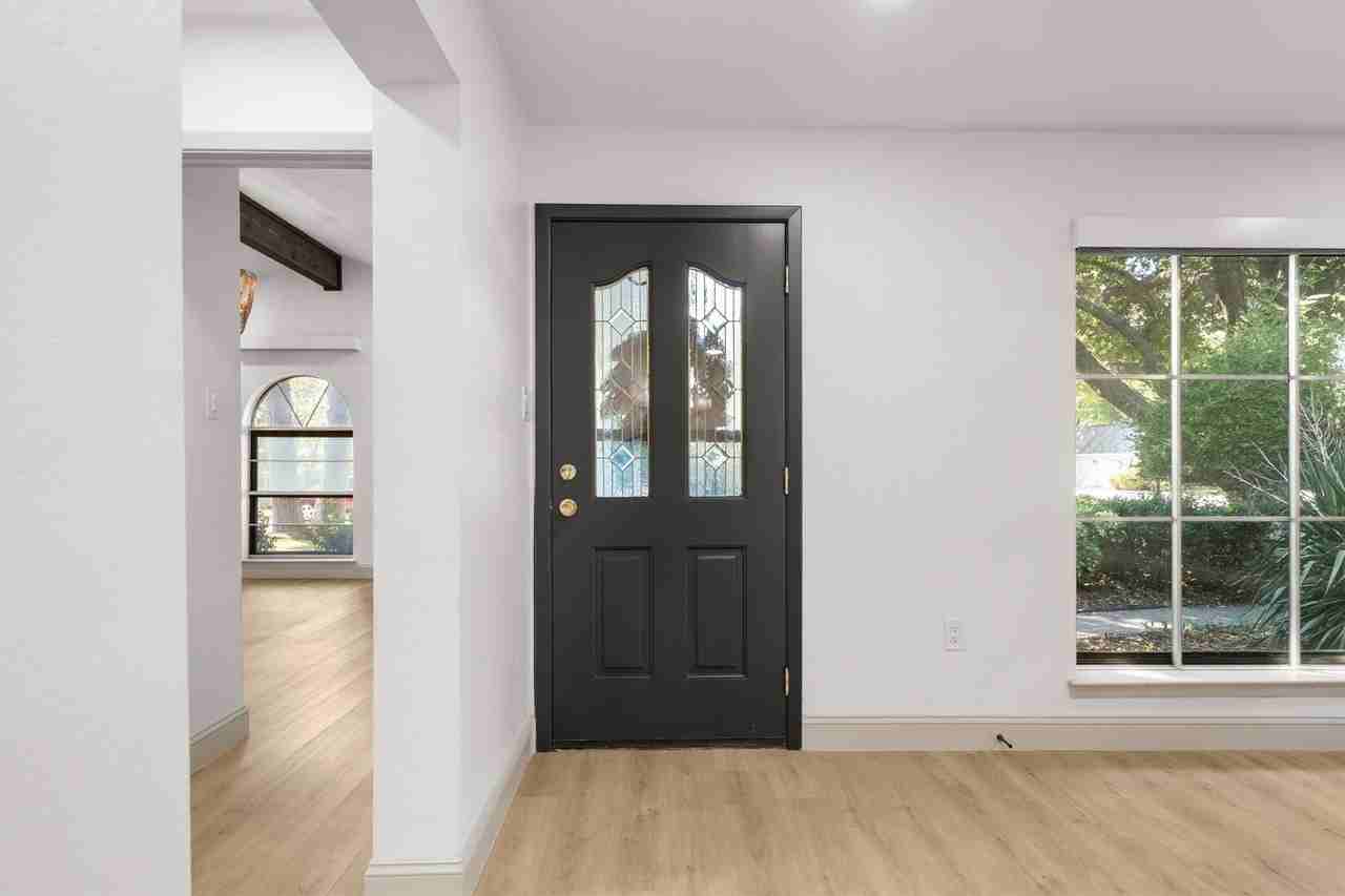 2108 Forest Hills Rd - Photo 5 of 40