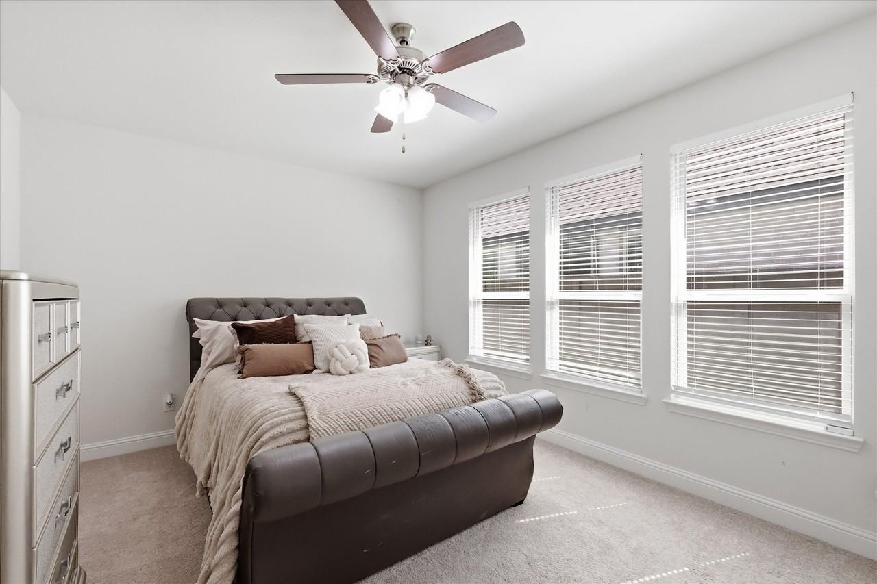 1704 Blakely Pl - Photo 7 of 15