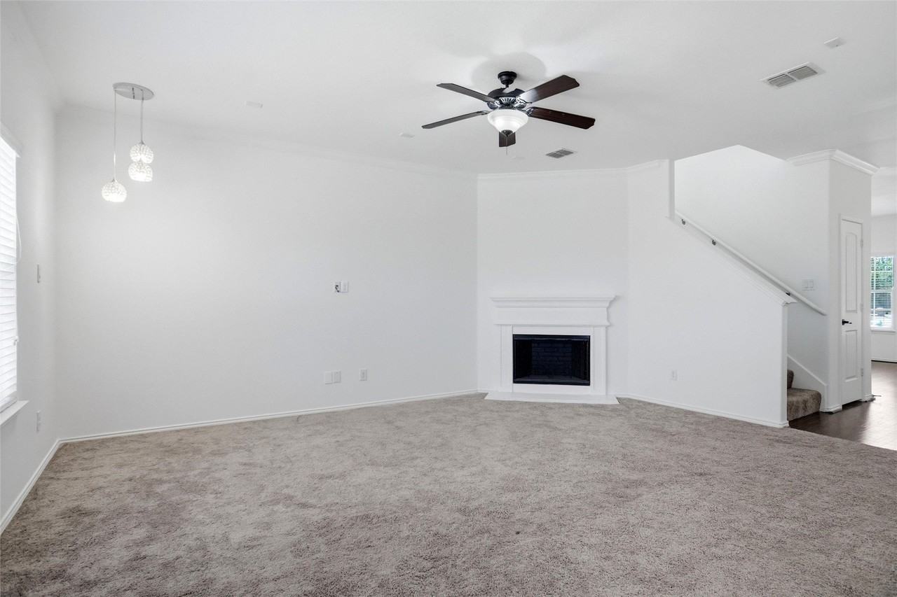 4717 Lathem Dr - Photo 4 of 15
