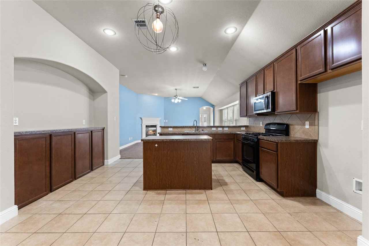 1218 Chattahoochee Dr - Photo 5 of 21