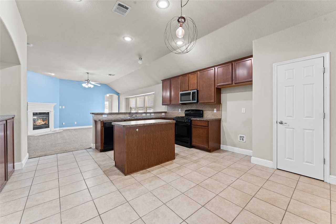 1218 Chattahoochee Dr - Photo 6 of 21