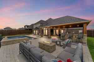featured image of 701 Featherstone Ln
