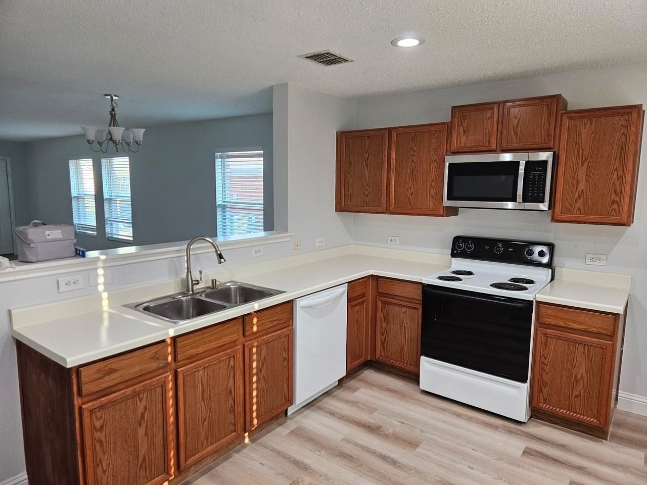2601 Mitchell Ln - Photo 3 of 19