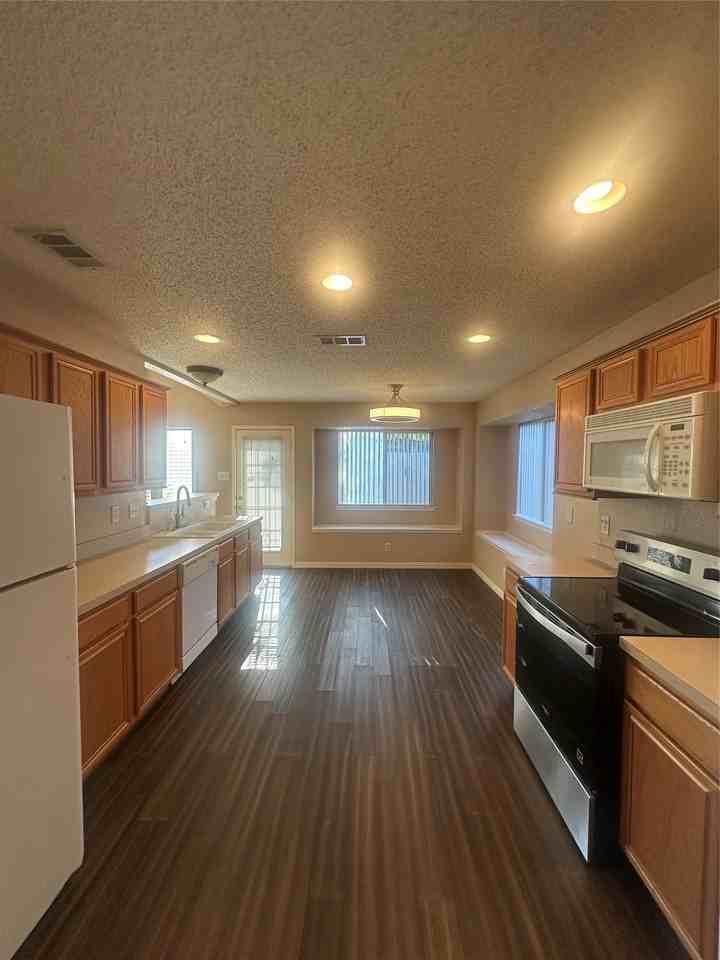 6705 Cambrian Way - Photo 5 of 15