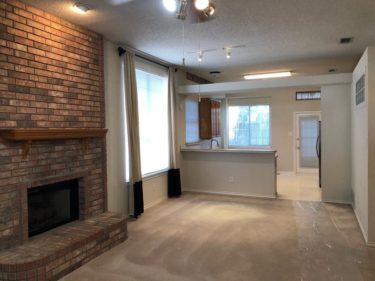 2118 Stoneridge Dr - Photo 4 of 27