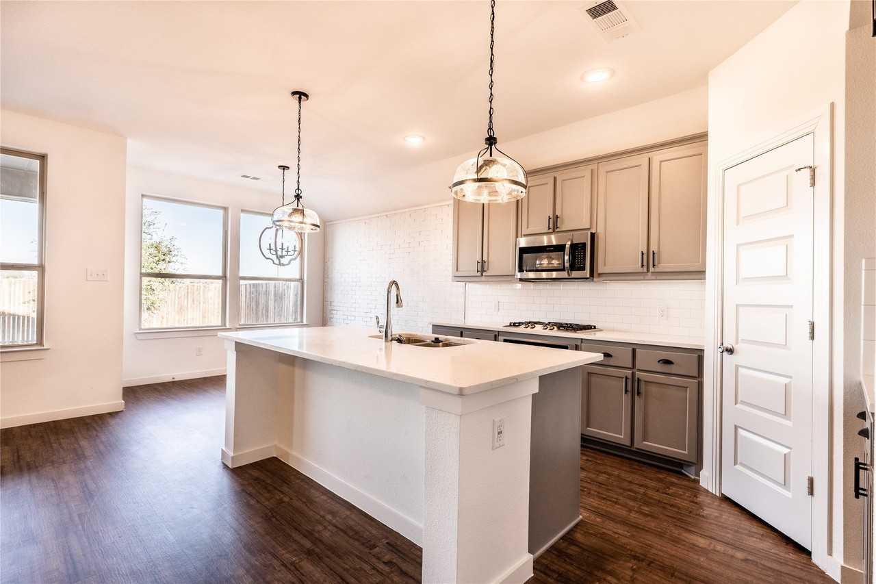 1123 Bantham Way - Photo 5 of 16