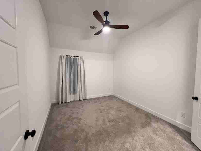 2524 Lafayette Dr - Photo 3 of 36