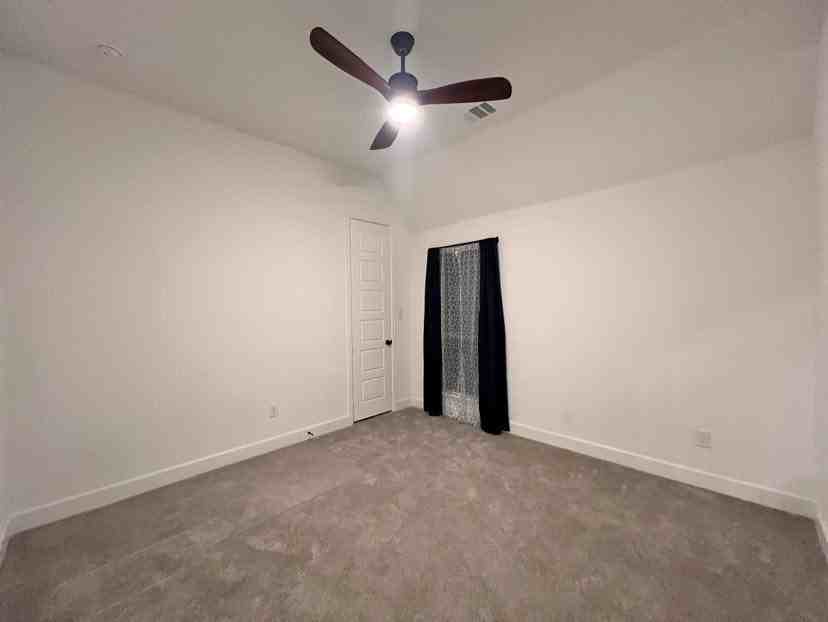 2524 Lafayette Dr - Photo 5 of 36