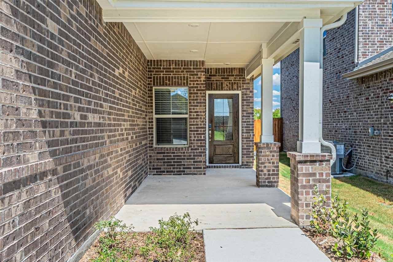 6005 Alderton Dr - Photo 4 of 35