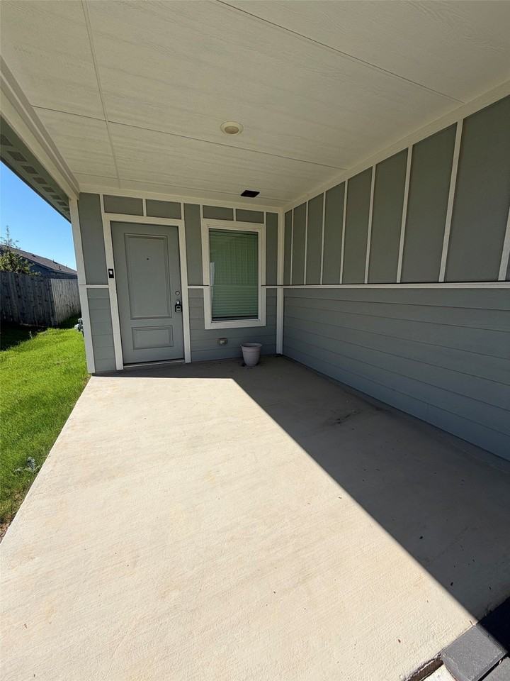 11719 Bone Spring Dr - Photo 3 of 16