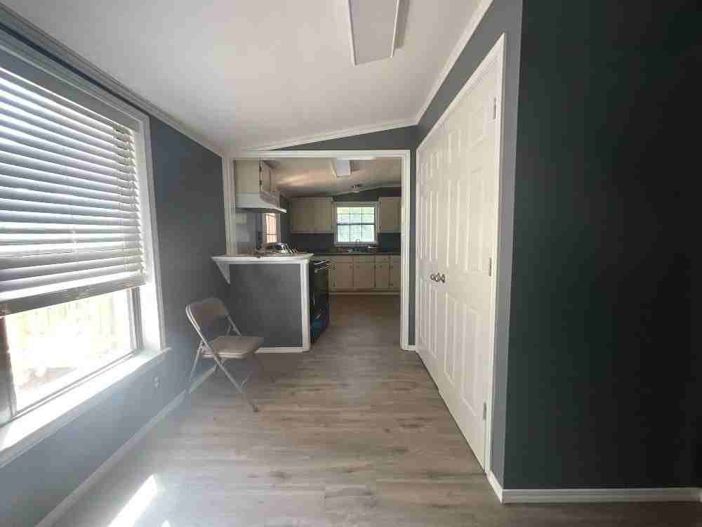 109 Sw Front St - Photo 5 of 14