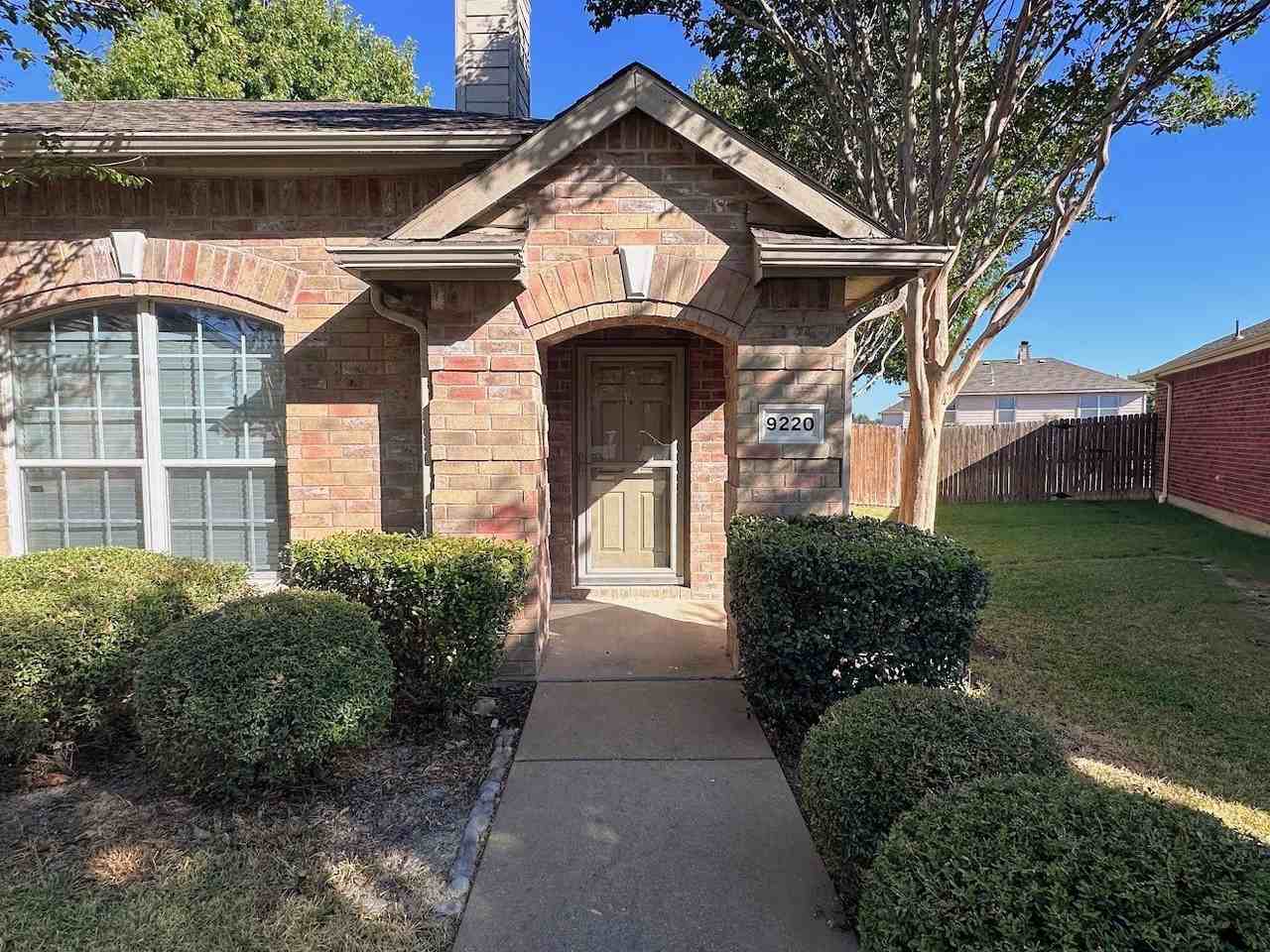 9220 Lenox Dr - Photo 3 of 23