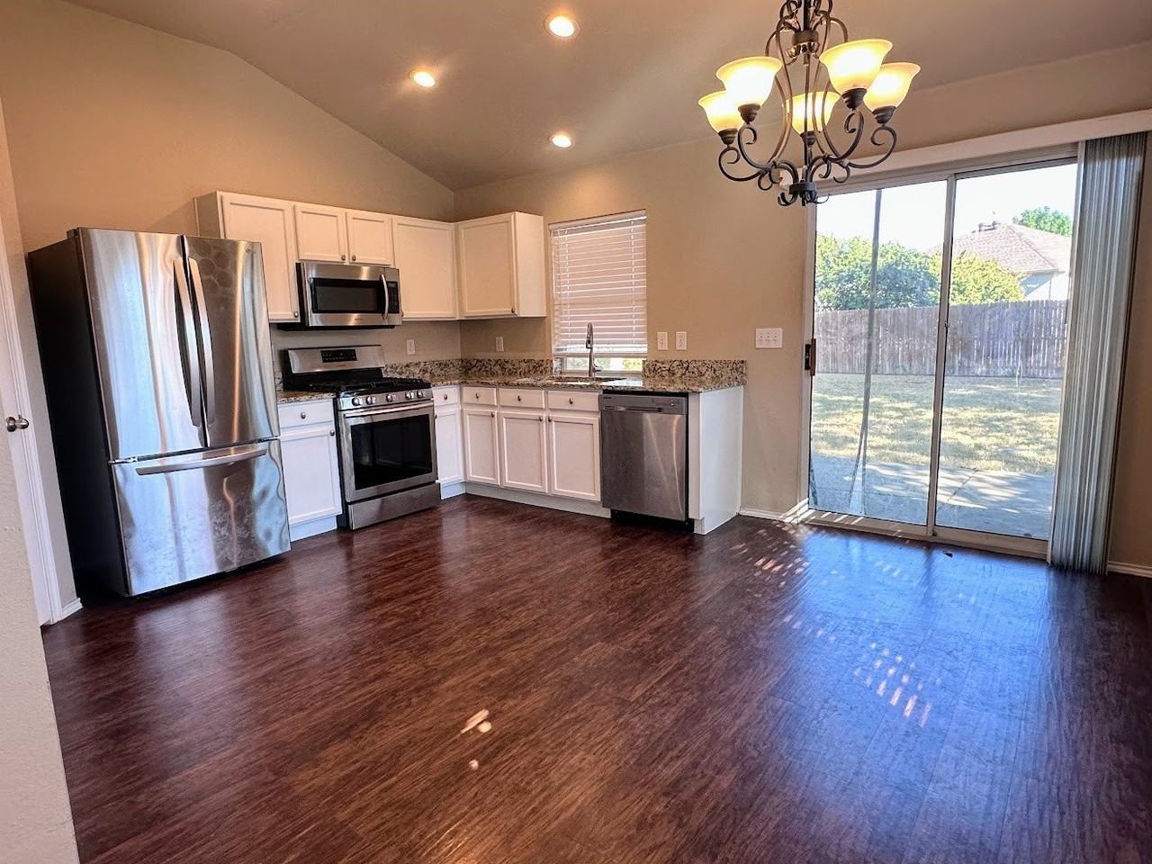 9220 Lenox Dr - Photo 6 of 23