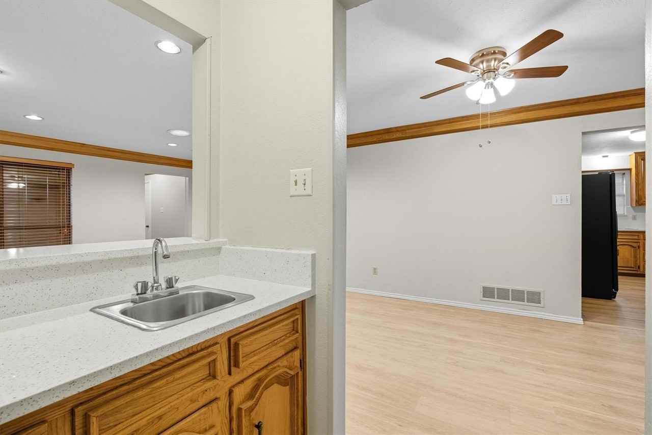 4020 San Mateo Dr - Photo 4 of 15