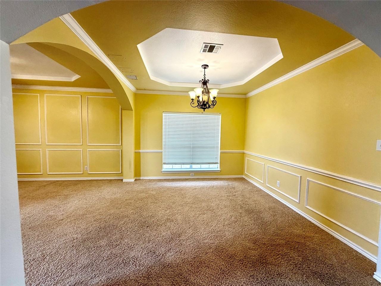 5808 Colby Dr - Photo 4 of 38