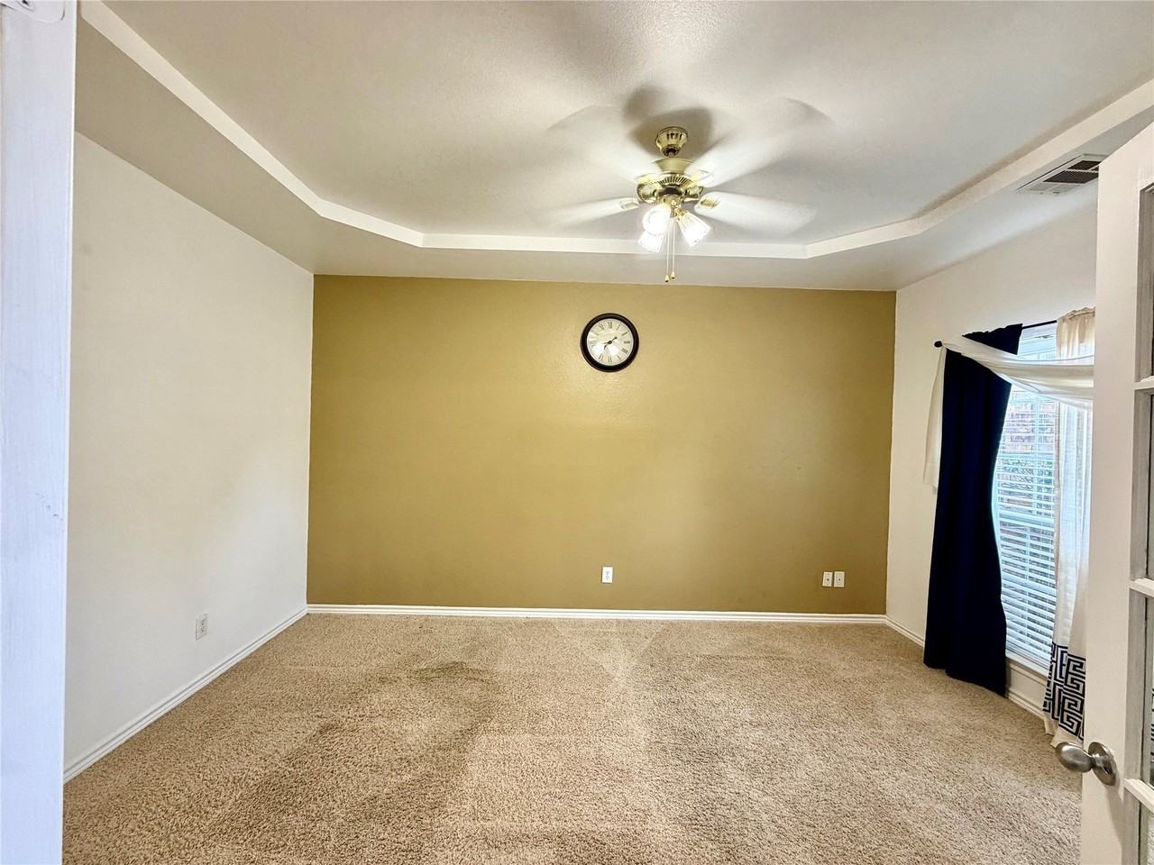 5808 Colby Dr - Photo 6 of 38