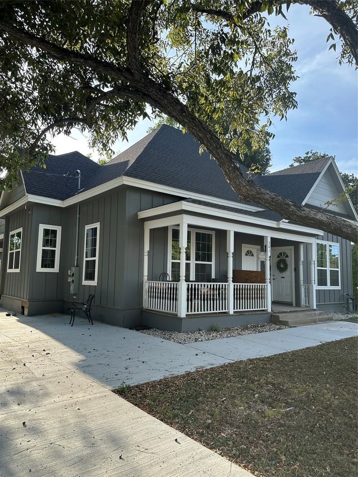 301 Ward St #B - Photo 3 of 24