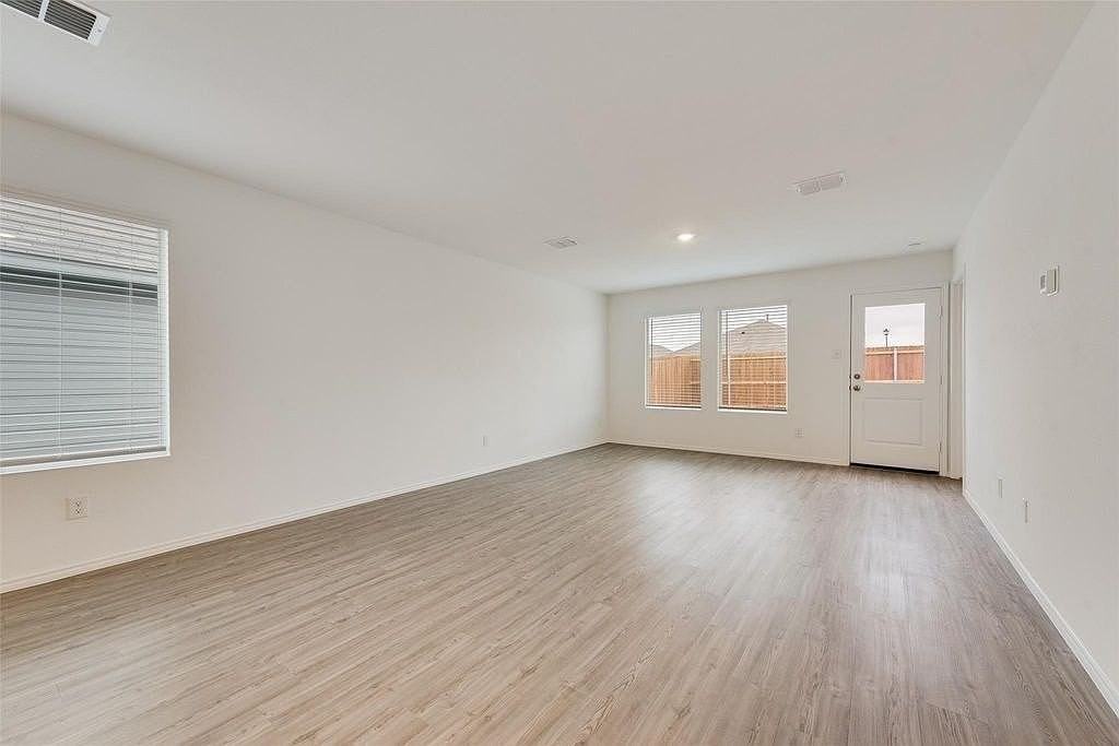 11707 Arkoma Dr - Photo 3 of 10
