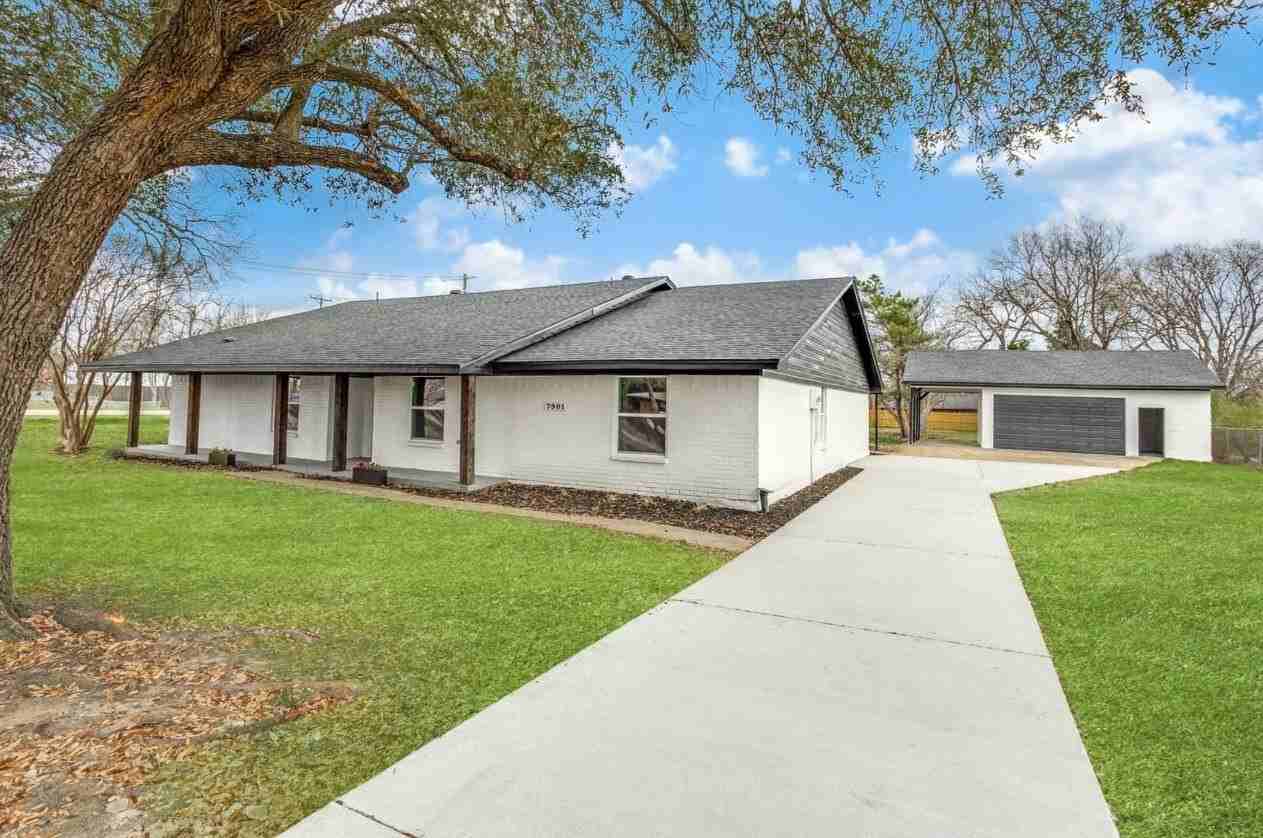 7901 Esquire Ln