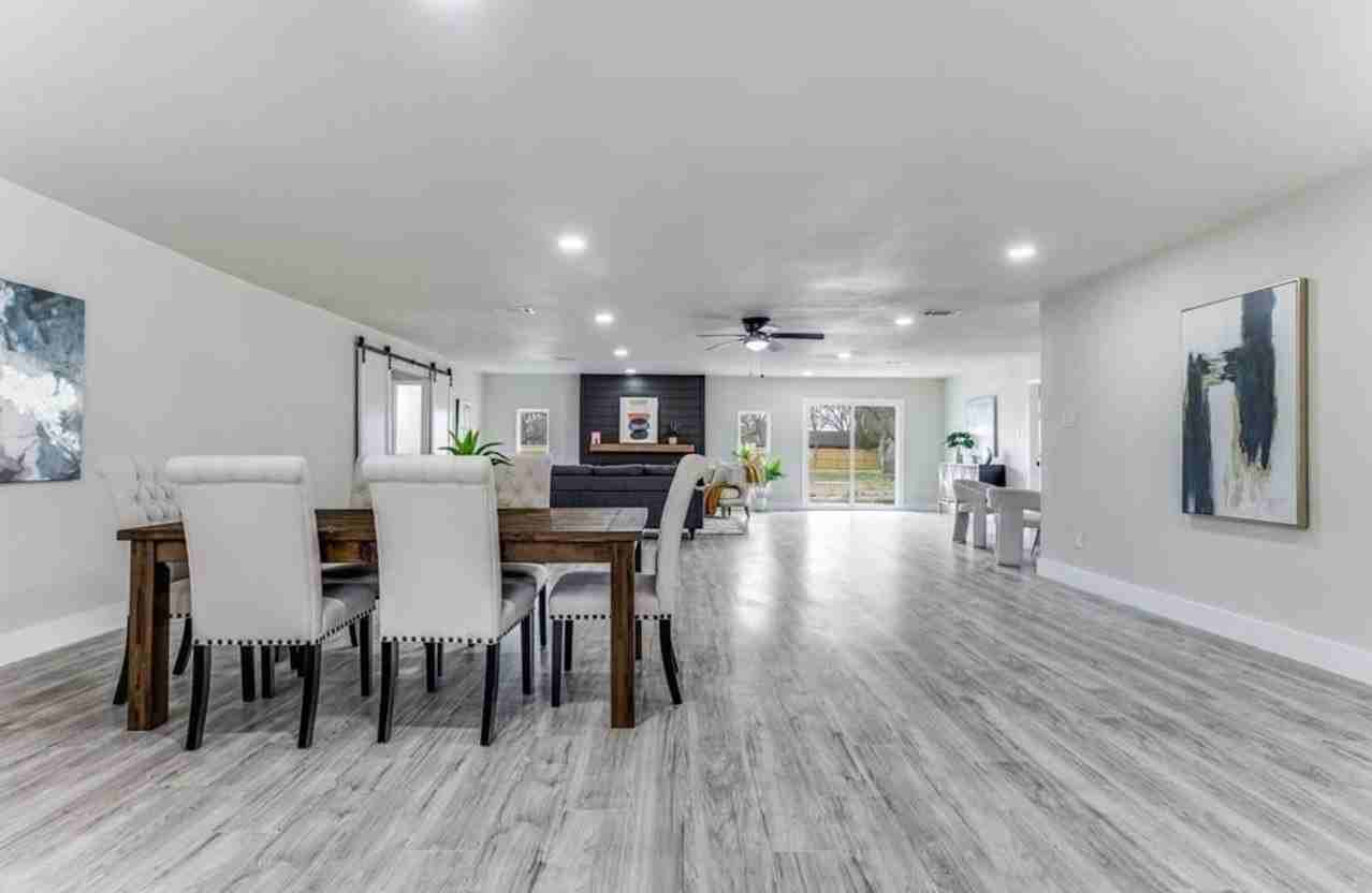 7901 Esquire Ln - Photo 5 of 15