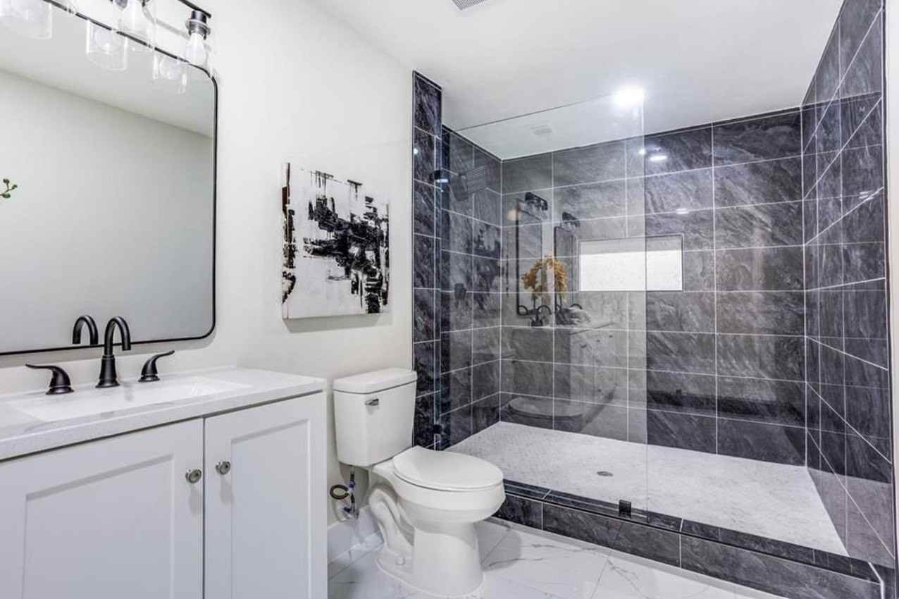 7901 Esquire Ln - Photo 7 of 15