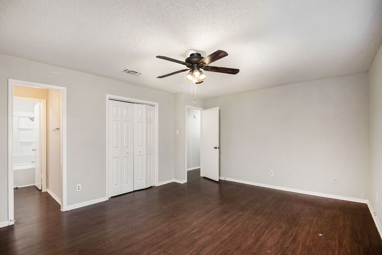 7717 Westcliff Dr - Photo 4 of 16