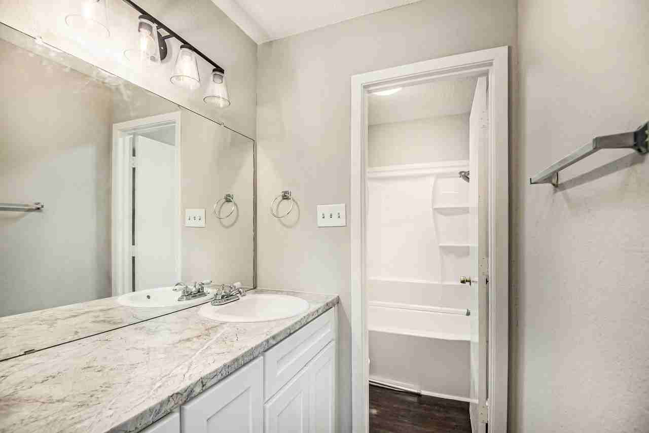 7717 Westcliff Dr - Photo 5 of 16