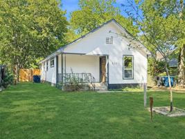 featured image of 825 W Nelson St