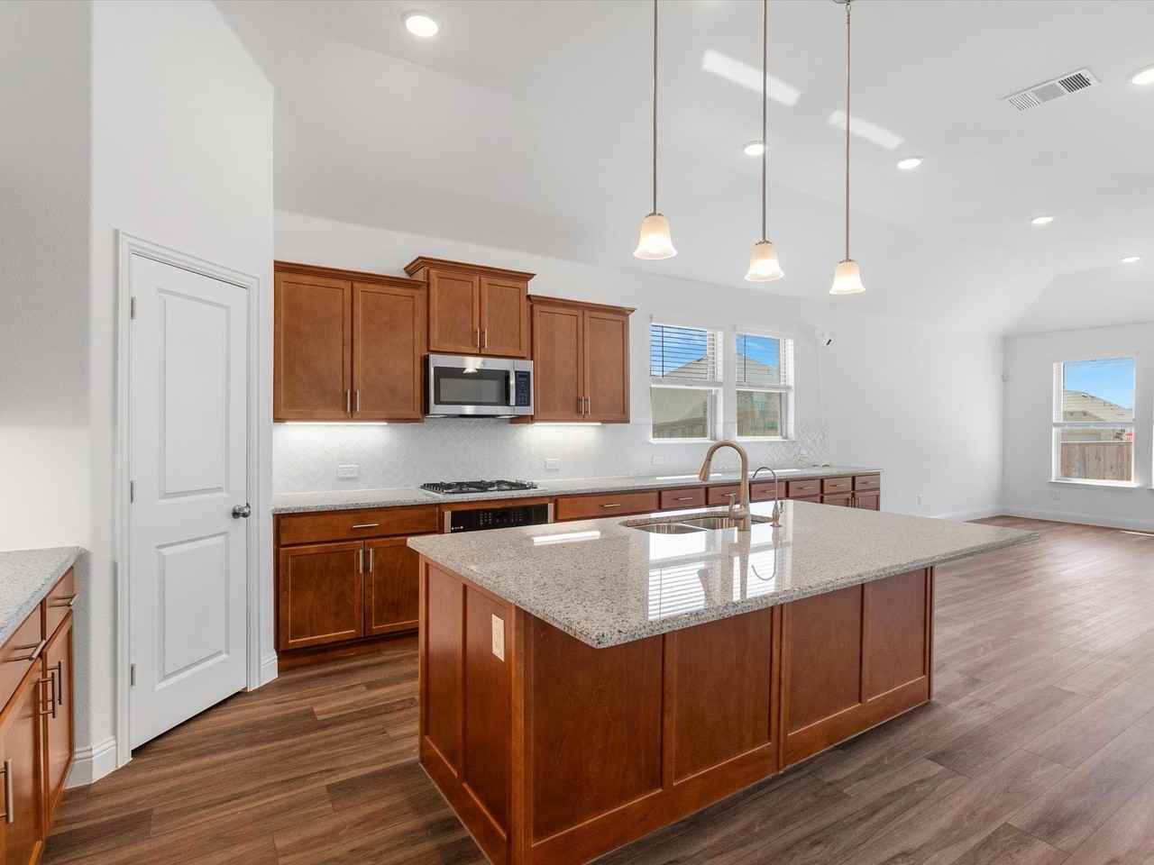 2900 Long Slope Rd - Photo 4 of 33