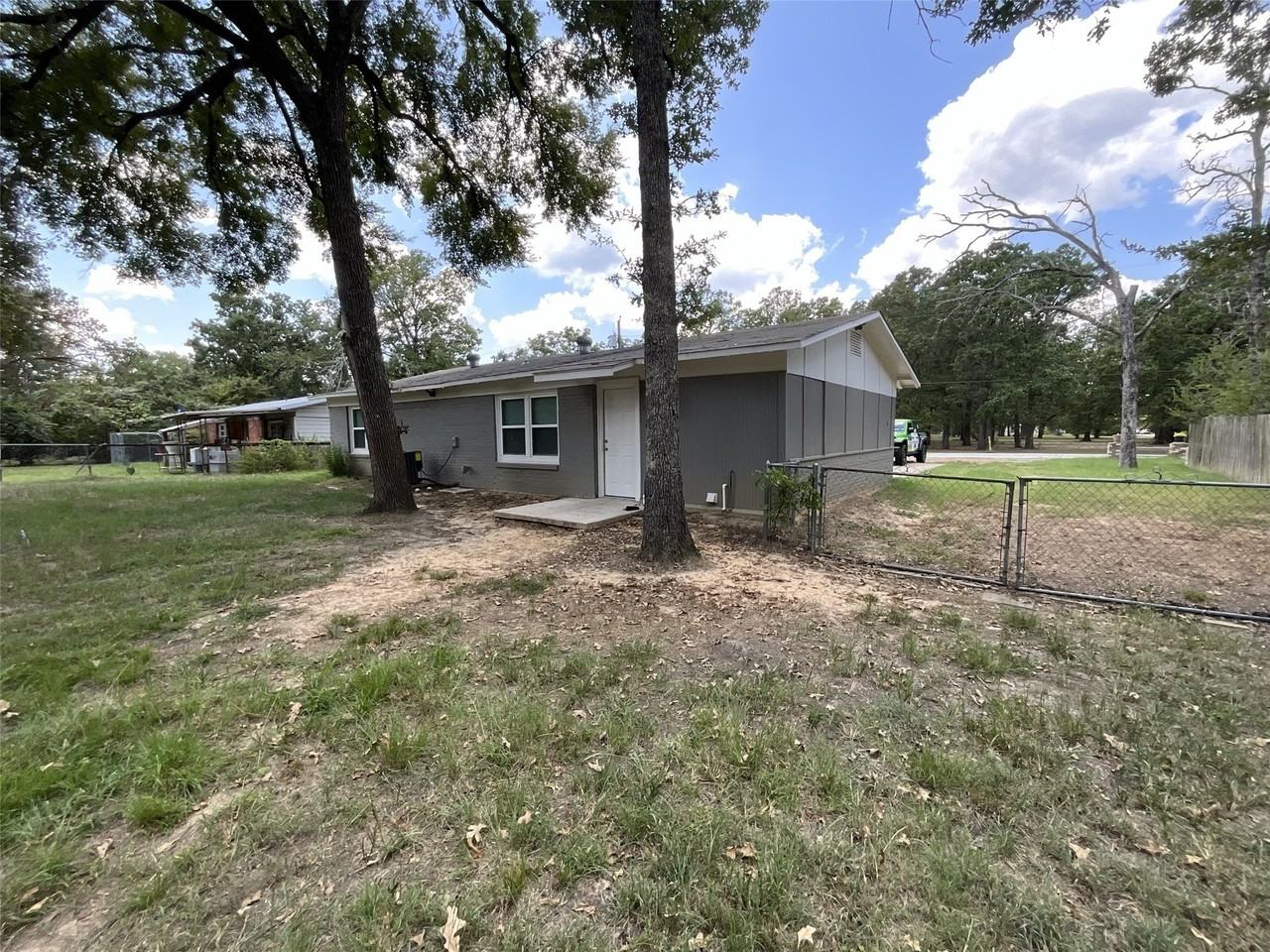 608 N Cedar St - Photo 3 of 14
