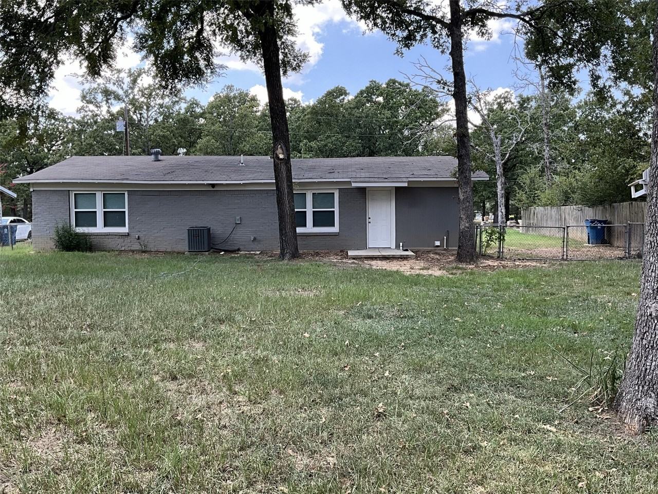 608 N Cedar St - Photo 5 of 14