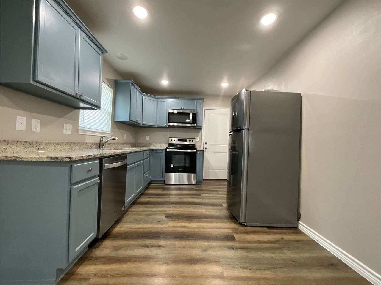 608 N Cedar St - Photo 7 of 14
