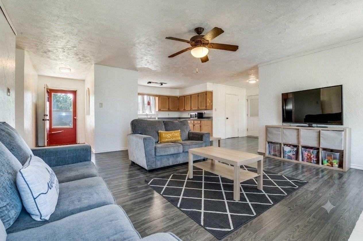 501 Sunrise Dr - Photo 3 of 7