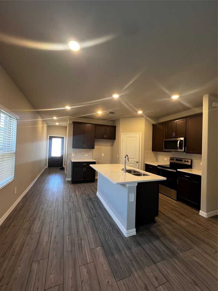 3305 Sedge Grass Dr - Photo 3 of 9