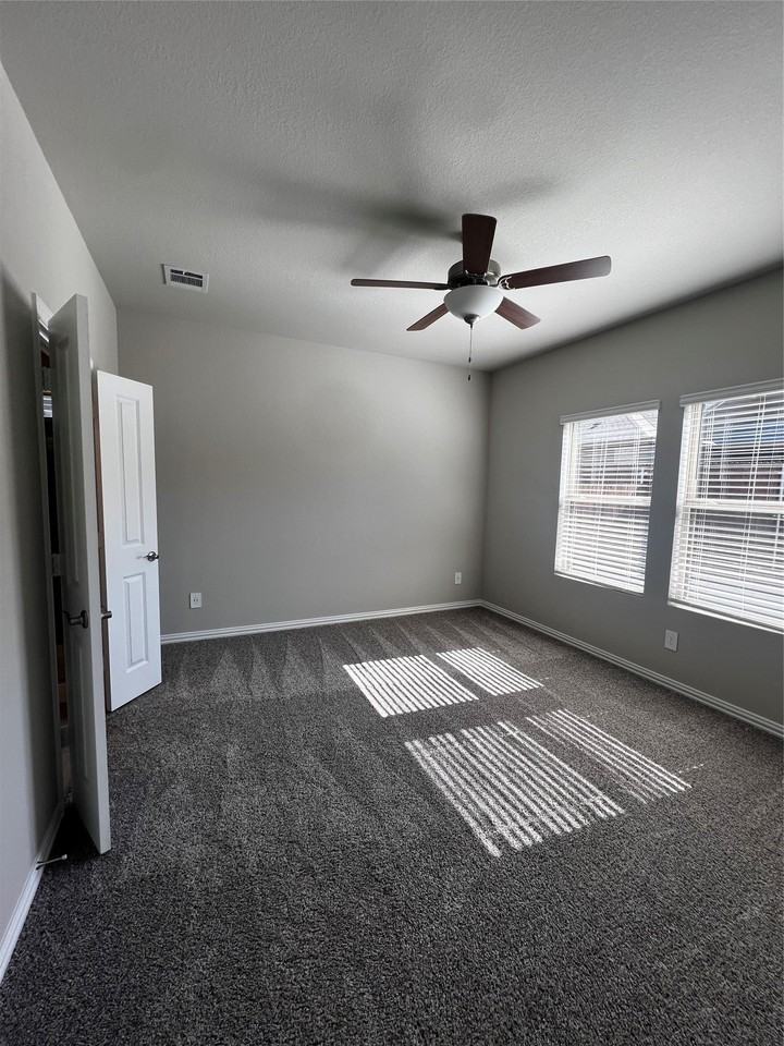3305 Sedge Grass Dr - Photo 4 of 9