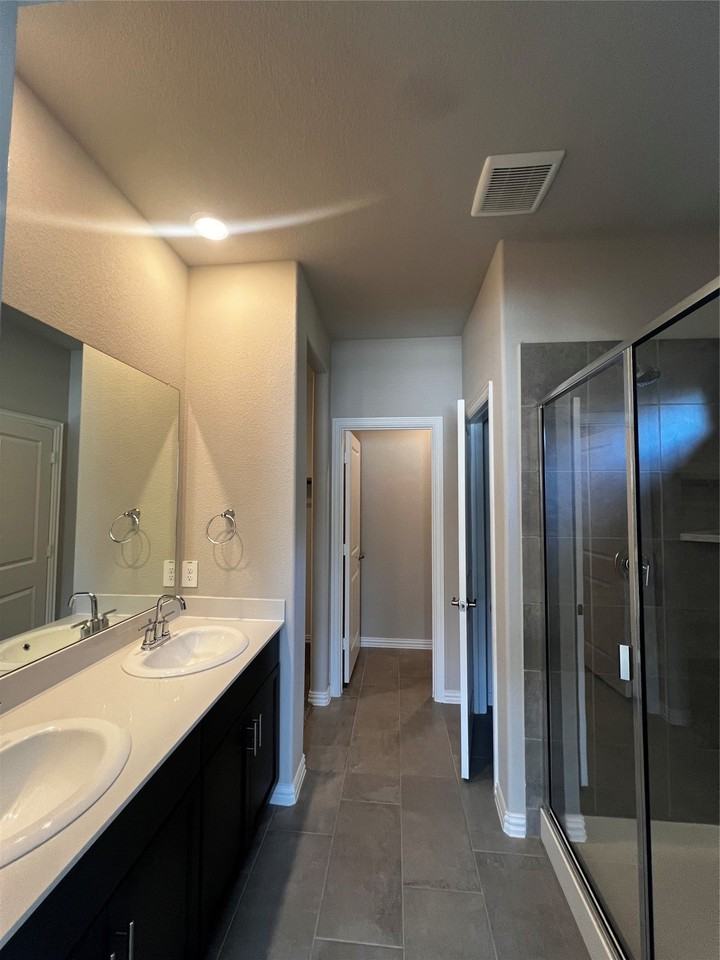 3305 Sedge Grass Dr - Photo 6 of 9