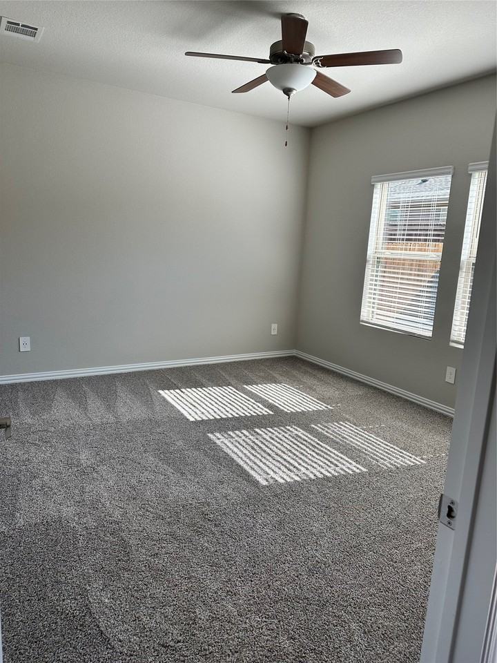 3305 Sedge Grass Dr - Photo 7 of 9