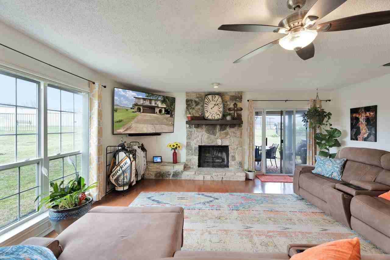 4507 Overlook Ct - Photo 5 of 40