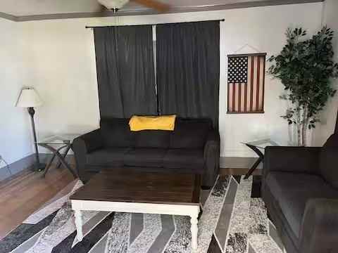 1426 Cedar St - Photo 3 of 18