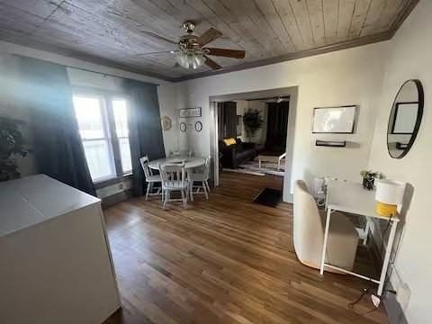1426 Cedar St - Photo 4 of 18