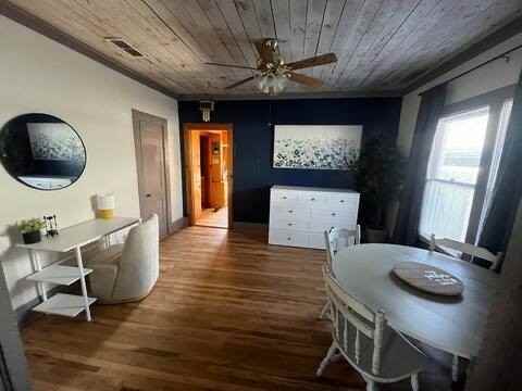 1426 Cedar St - Photo 7 of 18